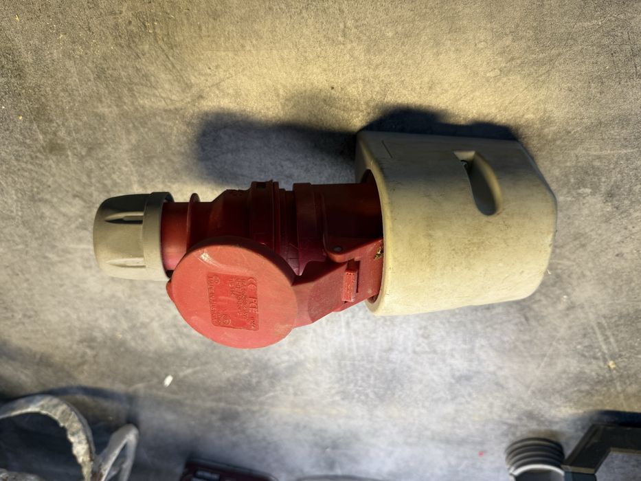 Wtyka i gnoazdo 450v 4 bolce 16A PCE