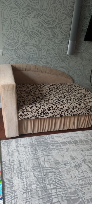 Продам диван в гарному стані