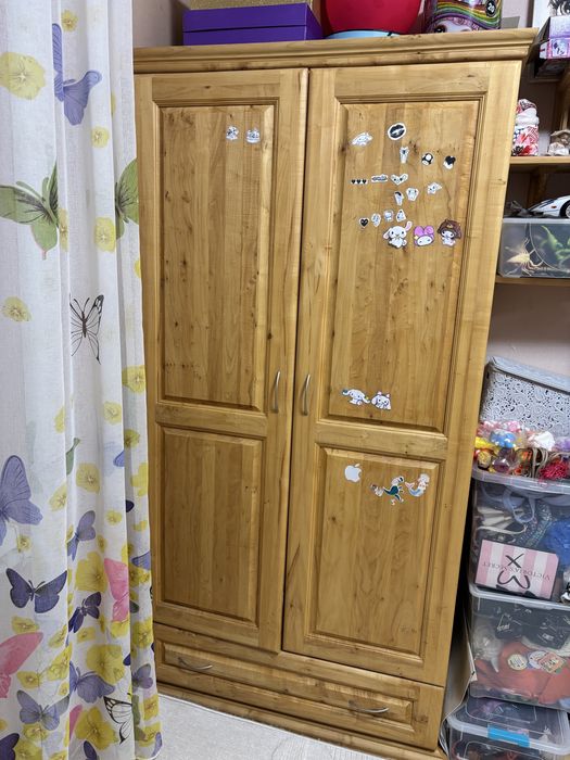 Меблі у дитячу кімнату натуральне дерево