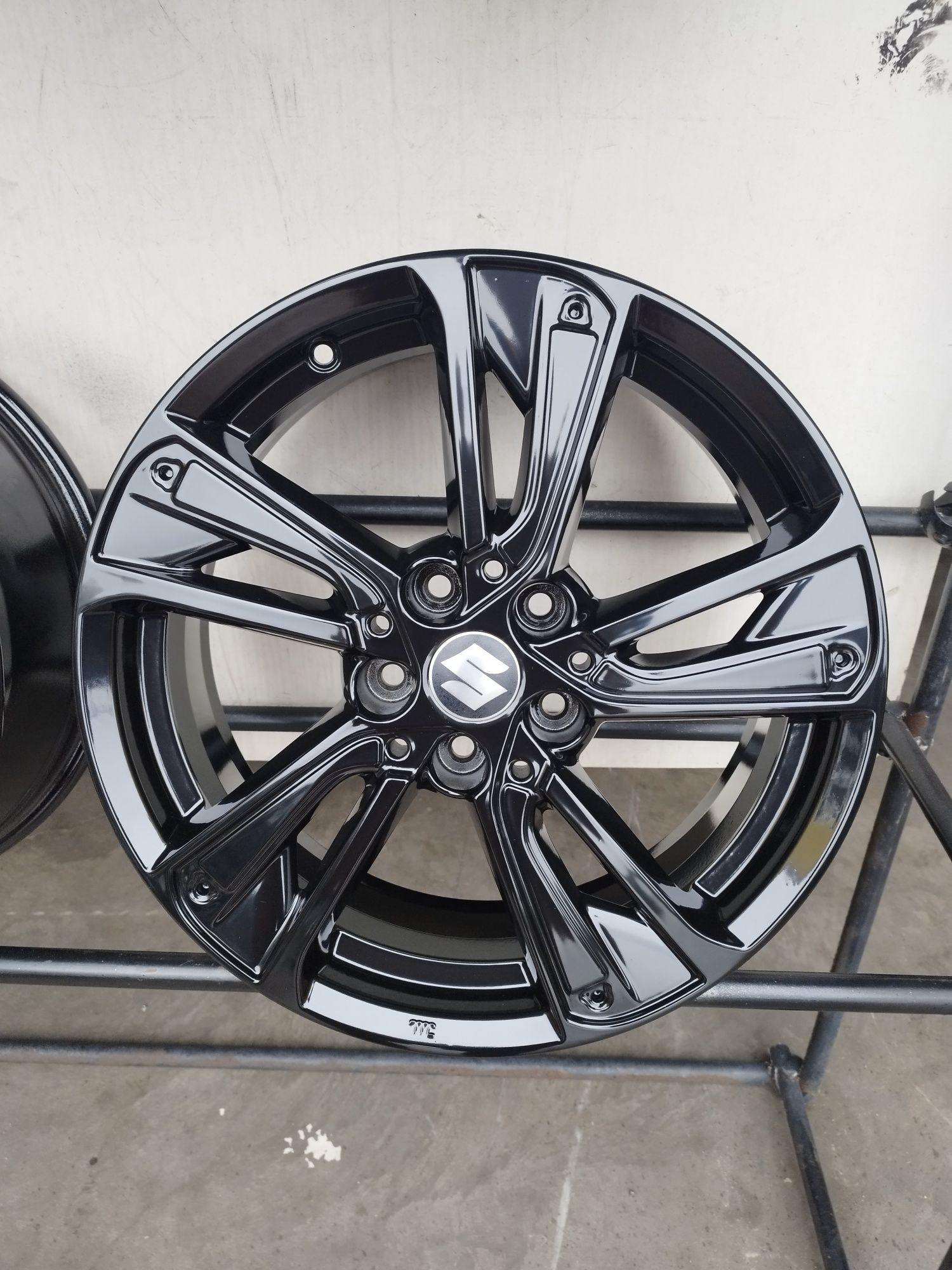 Felgi 18" 5x114.3 Et 47 7j Nissan Dacia Renault Suzuki Toyota Honda