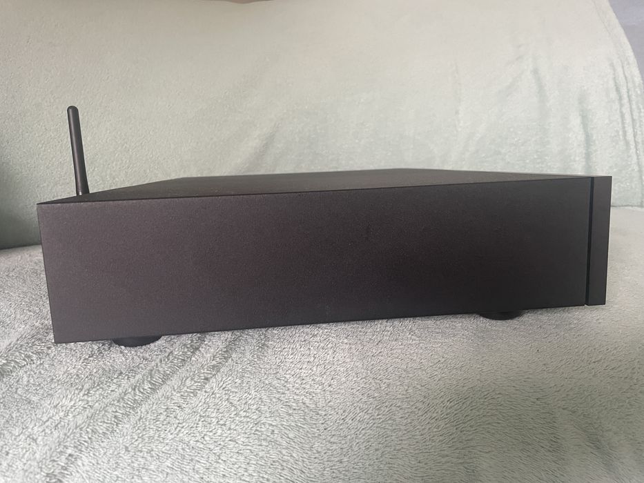 Naim SuperUniti all-in-one z pilotem