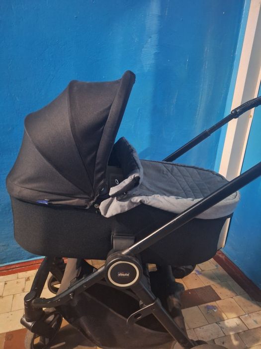 Продам коляску Chicco 3 в 1