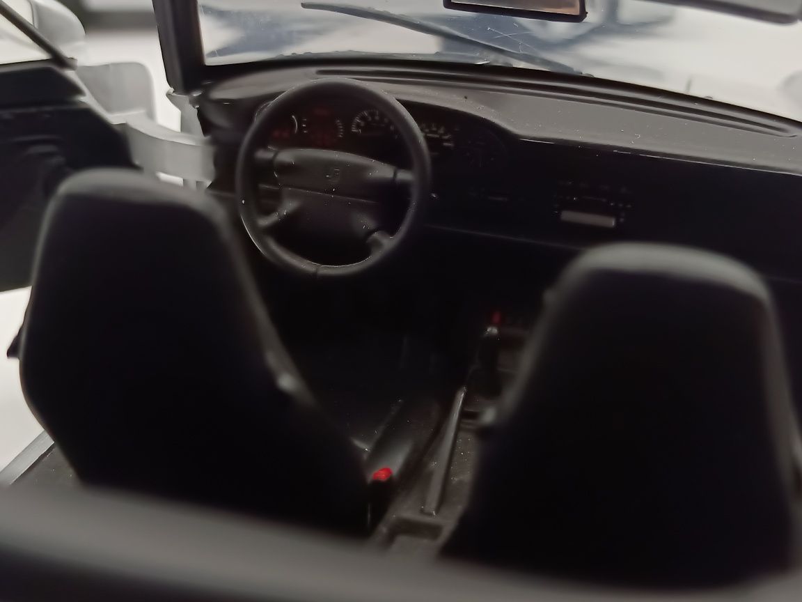 Porsche 911 1:18 ut models