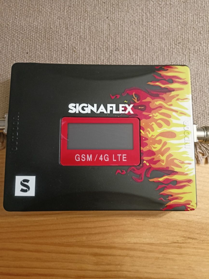 Wzmacniacz sygnału zasięgu DCS LTE Signaflex.