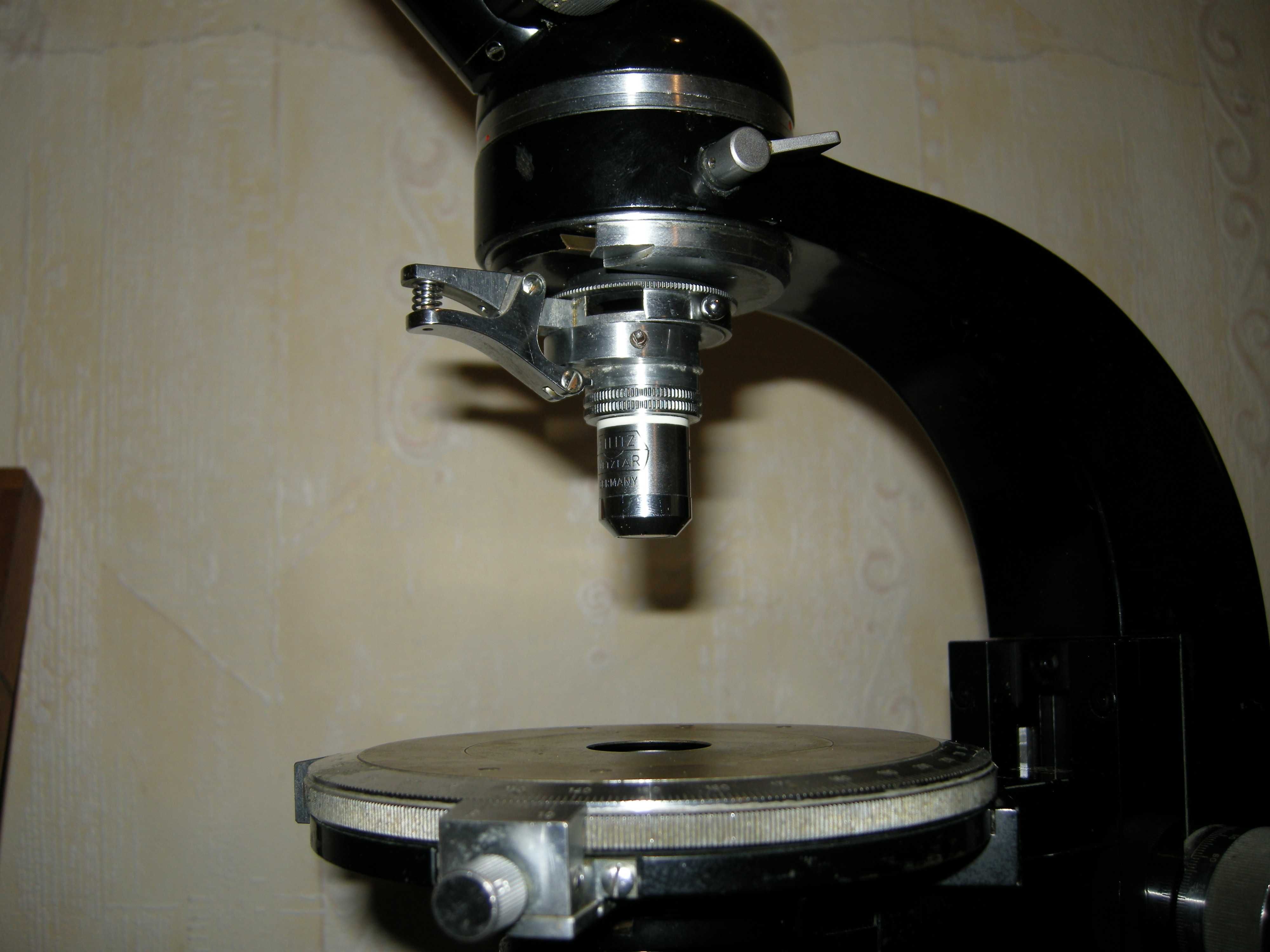 Mikroskop Leica z Niemiec