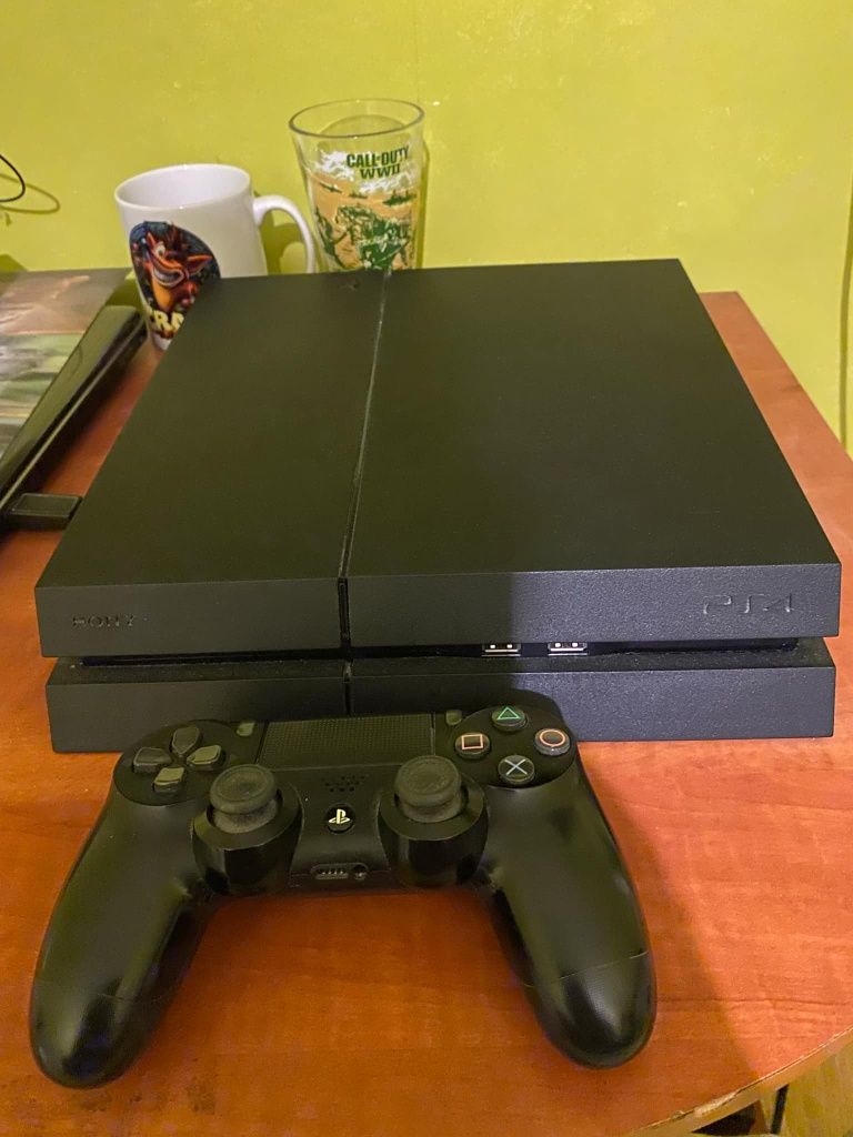 PS4 Stan kolekcjonerski 1 TB + 2 gry