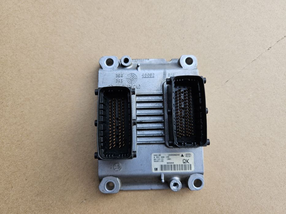 Sterownik silnika astra h/zafira b 2.0T  QK 492135  1039S0824