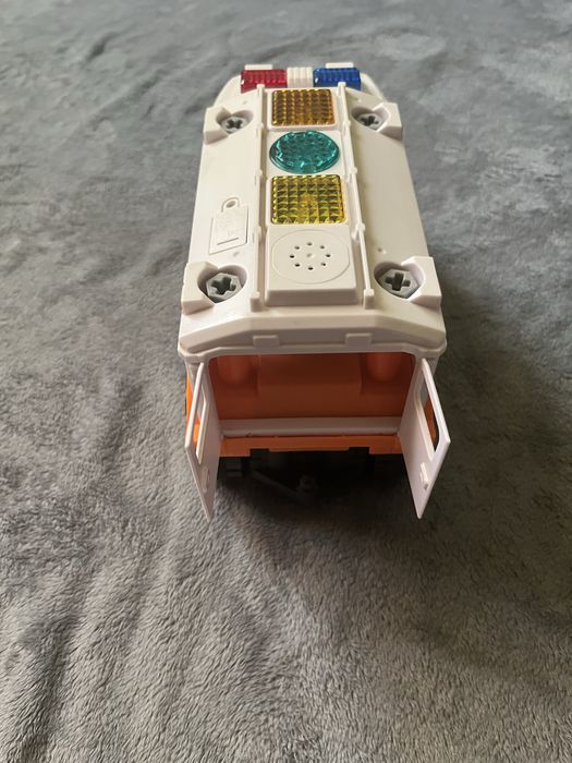 Дитяча іграшка автомобіль