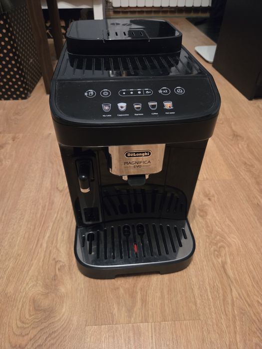 Ekspres DELONGHI Magnifica Evo