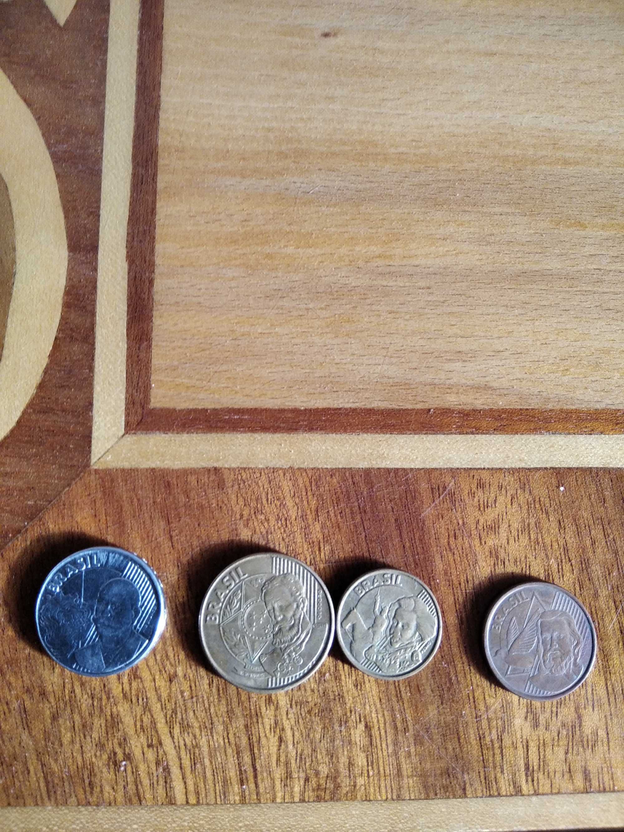 Четыре  монеты Бразилии