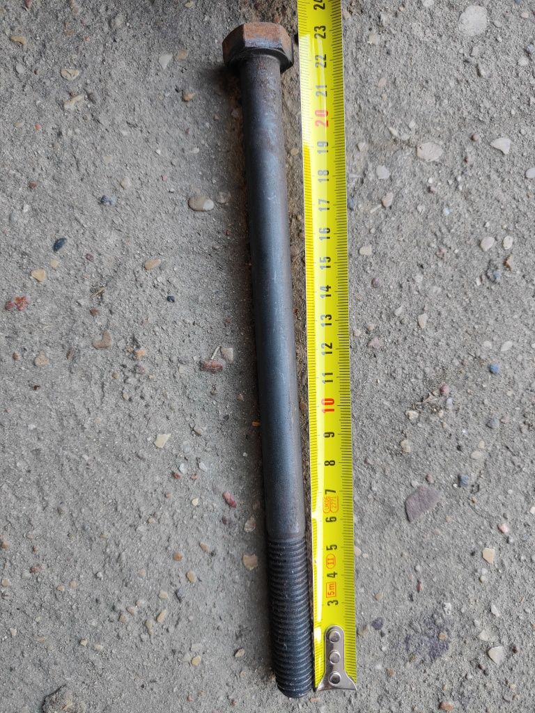 Śruby M16 i M14   .
