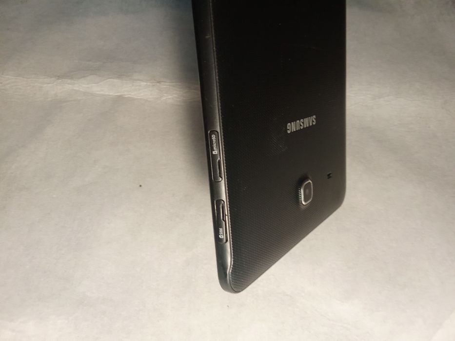 Планшет Samsung galaxy tab sm-t561 9.6 дюймів андроїд 7.1