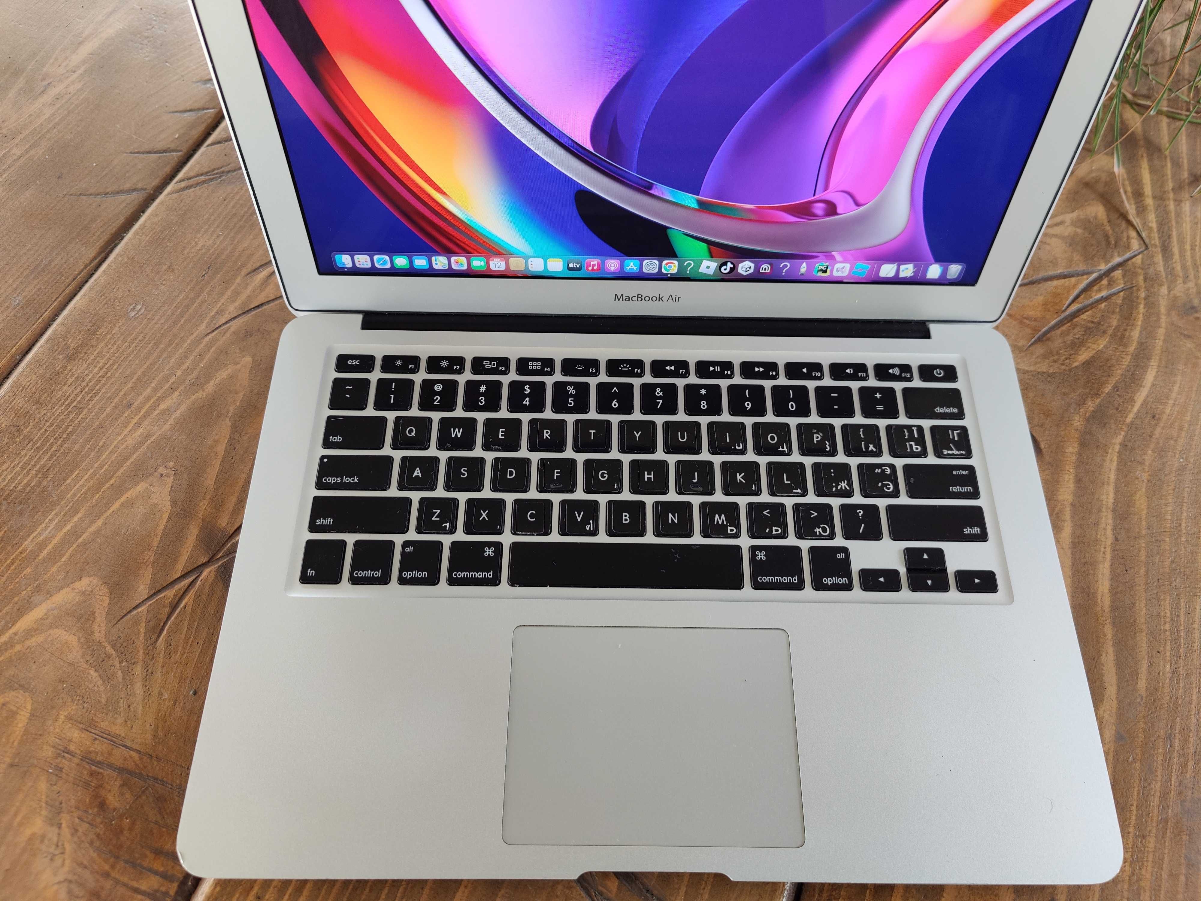 Ноутбук Apple Macbook Air  A1466 i7-1.7Ghz/8Gb RAM/128Gb SSD