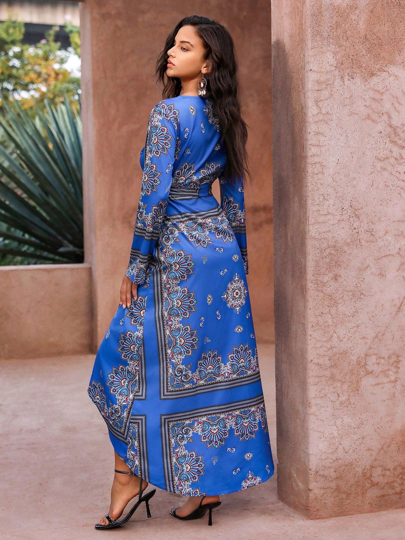 Sukienka Maxi Kopertowa Boho Z Motywem Orientalnym Anewsta L 40