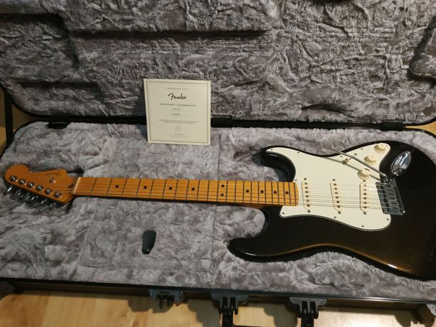 Fender American Ultra Stratocaster MN TXT+ gratis!