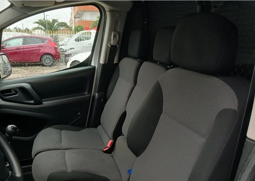 Citroën Berlingo 1.6 HDI 
Iva dedutível 
Marca e Modelo: Citroën Berli