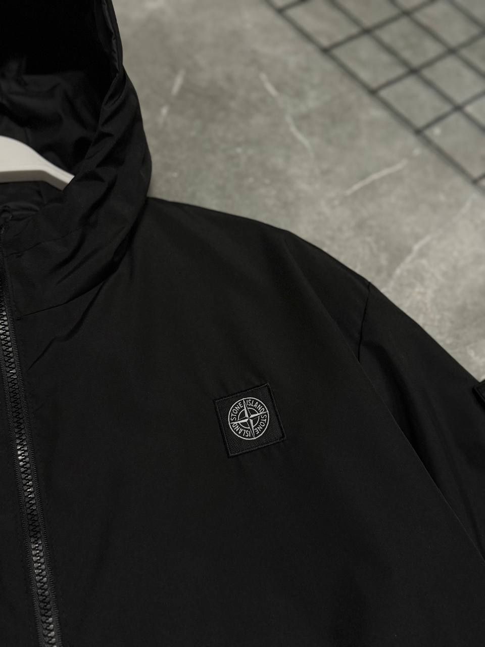 Stone Island | Чоловіча демісезонна вітровка чорного кольору | Осінь-в