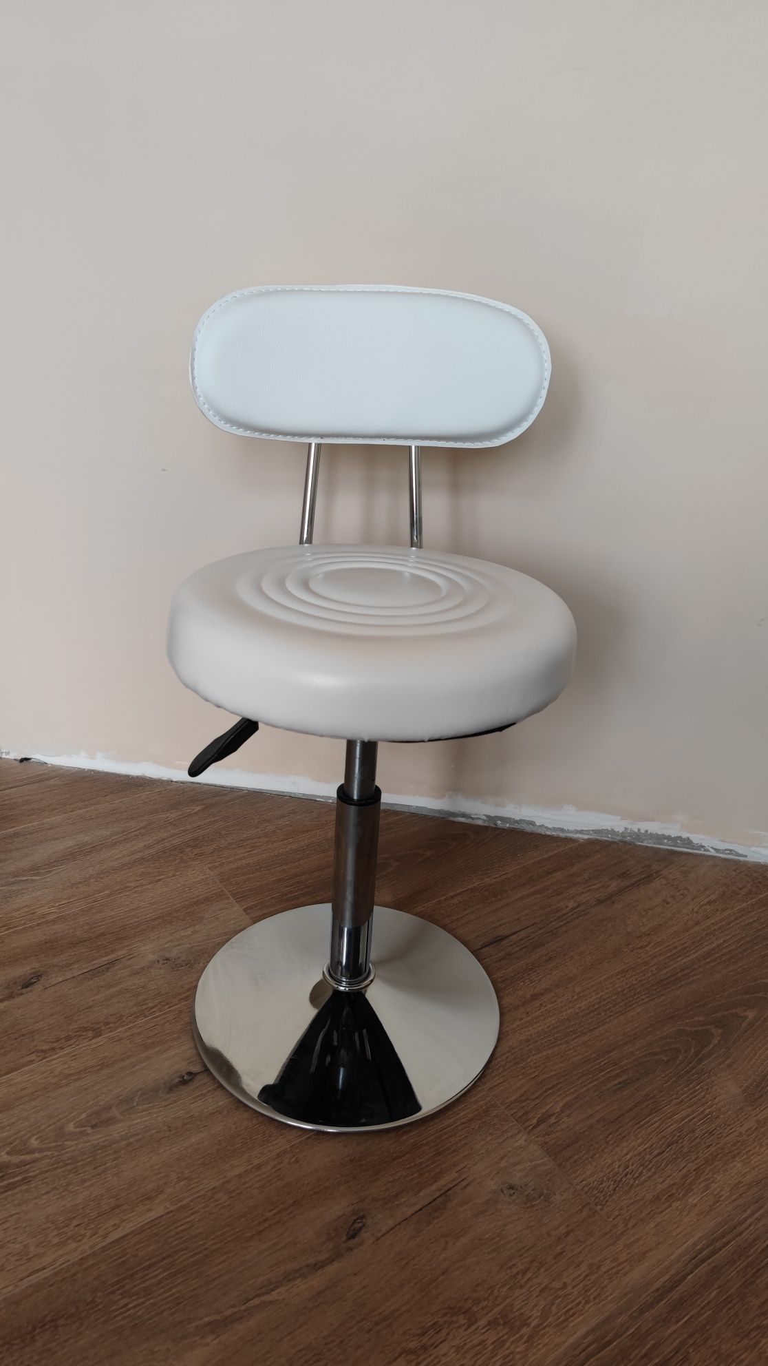 Krzesło nowe kosmetyczne