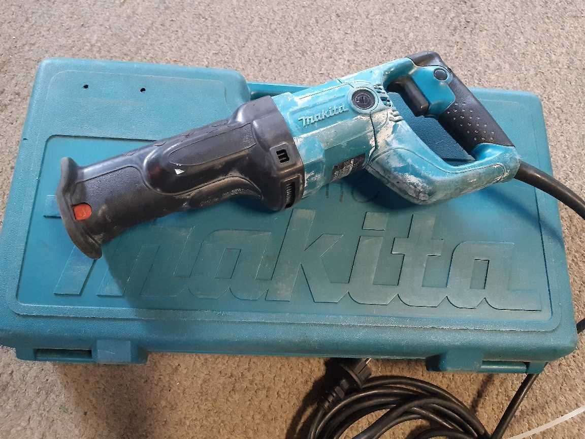 Piła Szablasta MAKITA JR305OT + walizka