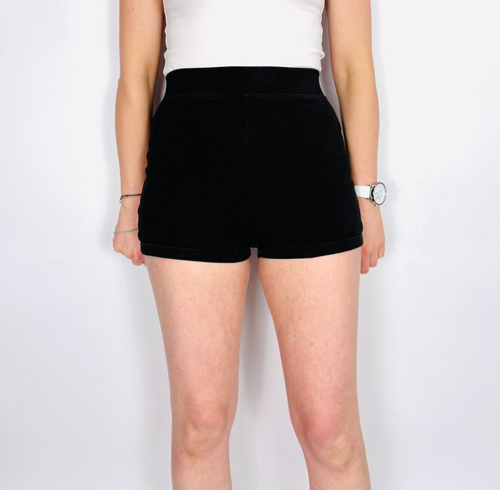 Czarne krótkie szorty prążkowane S 36 ZARA