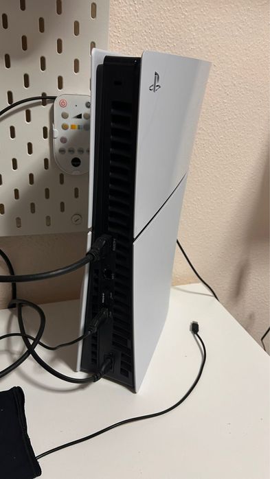PlayStation 5 Slim 1T + 1 comando PS5