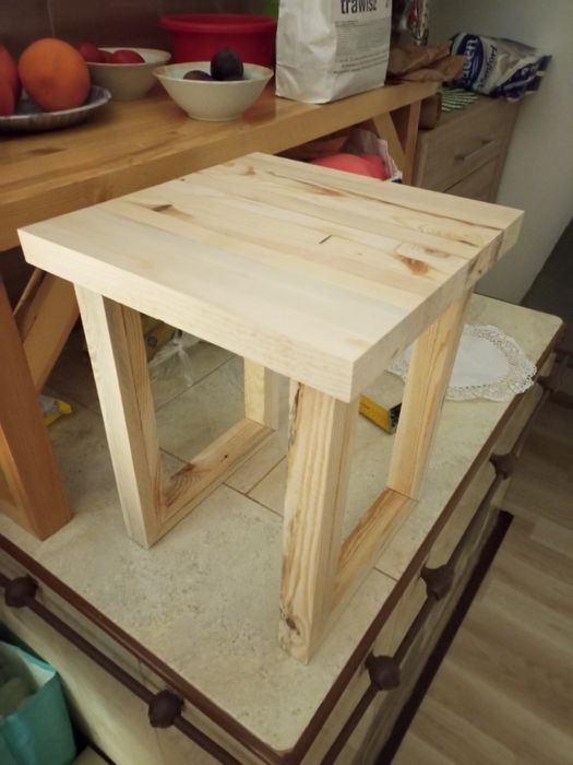 Taboret sosna 35x35