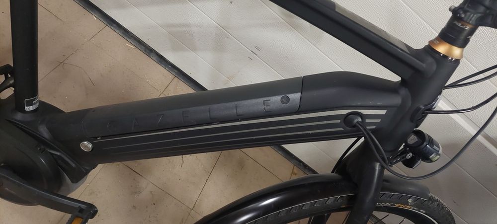 Rower elektryczny gazelle citizen c8+