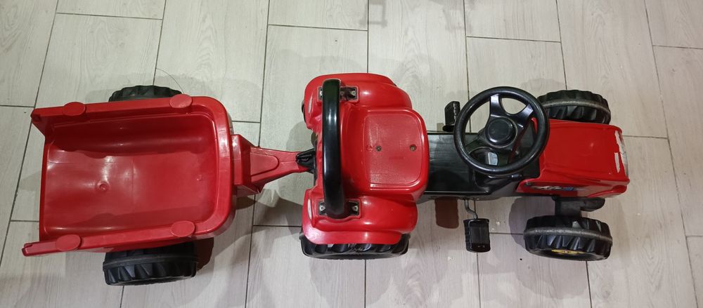 Traktorek na pedały