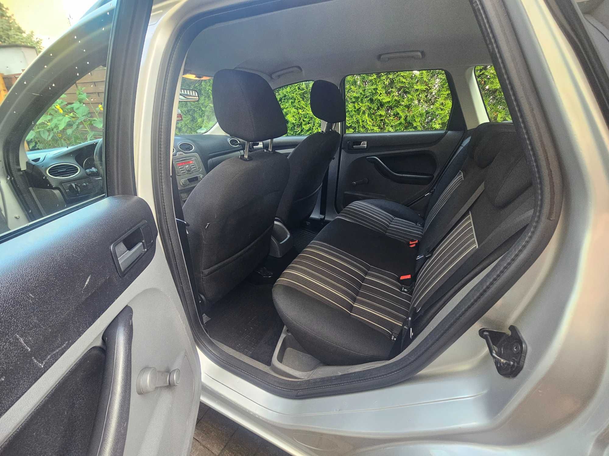 Ford Focus 1,6 Ambiente 2009 rok