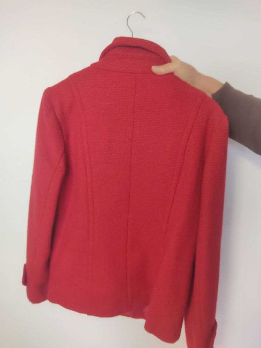 Sobretudo curto vermelho