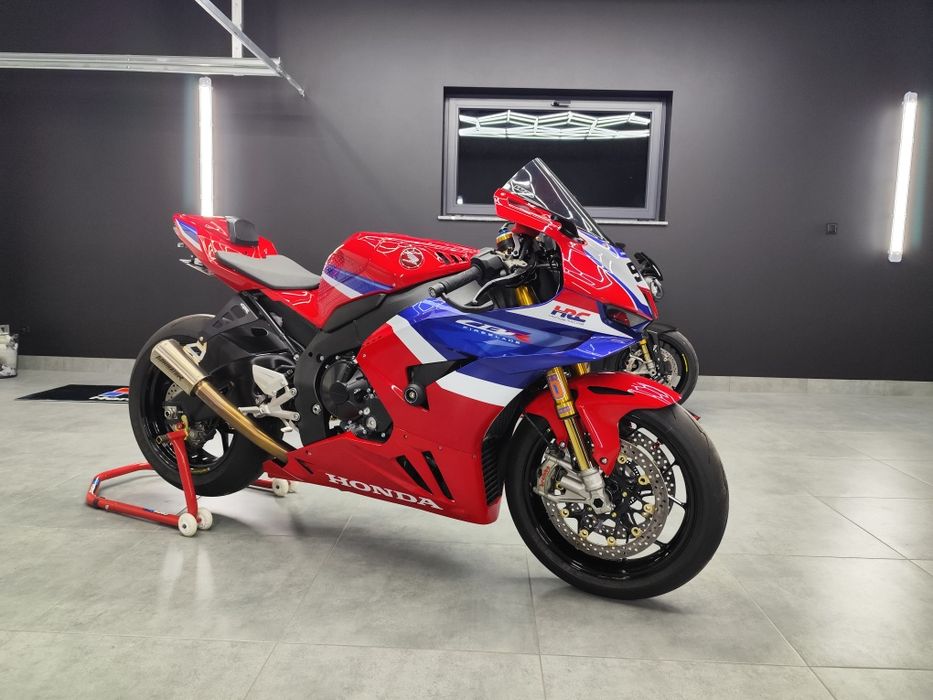 Cbr 1000rr-r sp sc82  salon pl