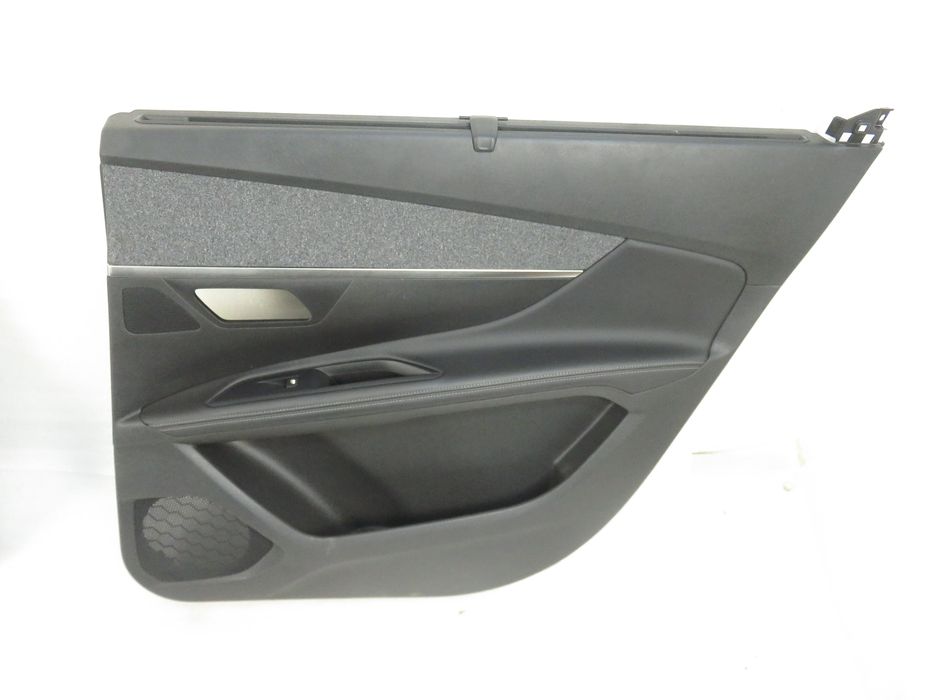 Boczki Komplet Peugeot 5008 II