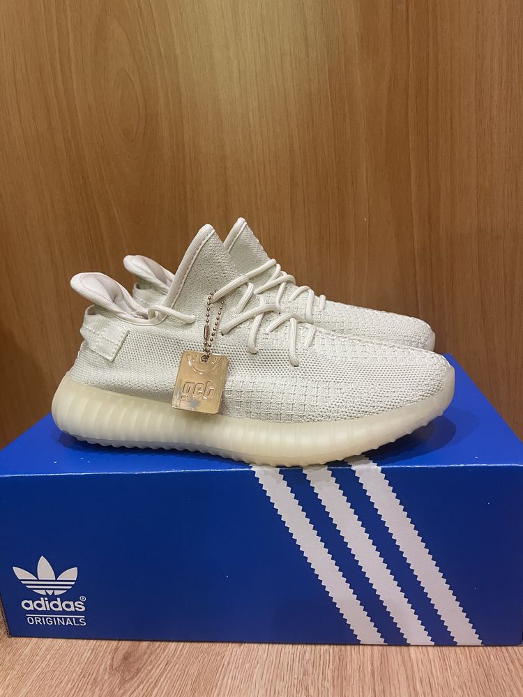 Жіночі кросівки Yeezy 350