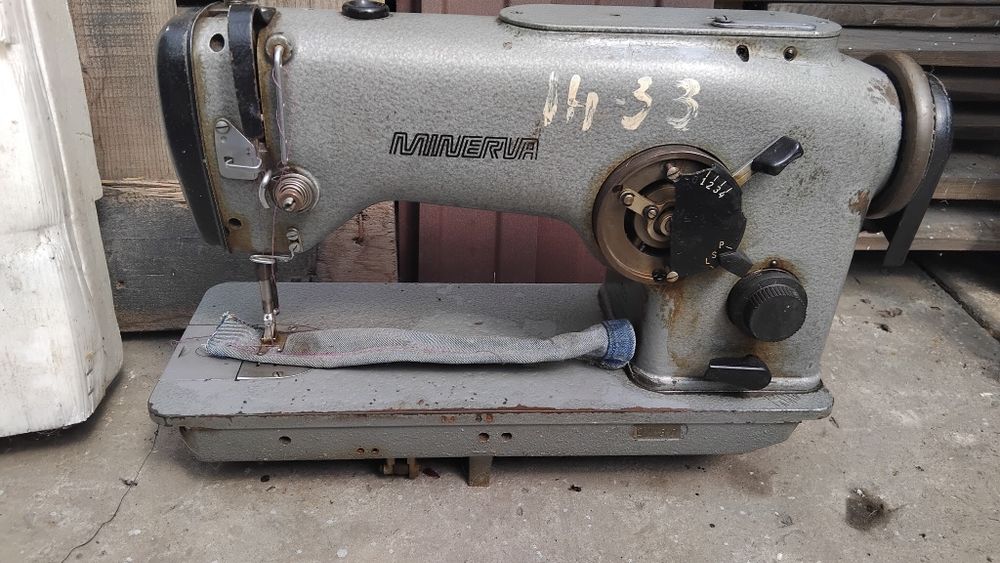 Швейна машина Мінерва 337