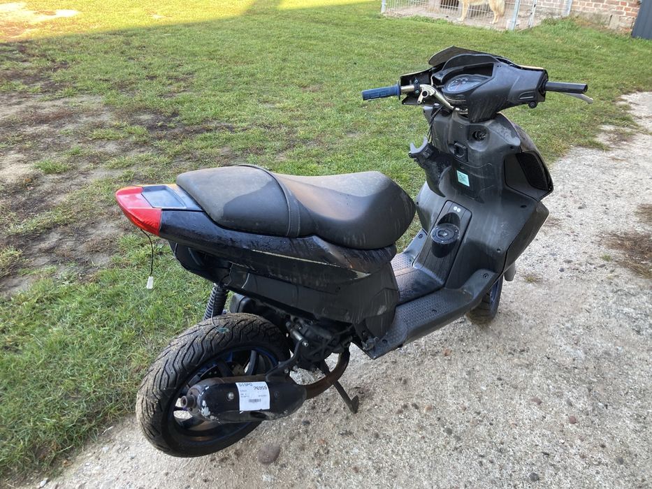 Piaggio Nrg 50 2t 21r na części moduł lampa osłony linka siedzenie