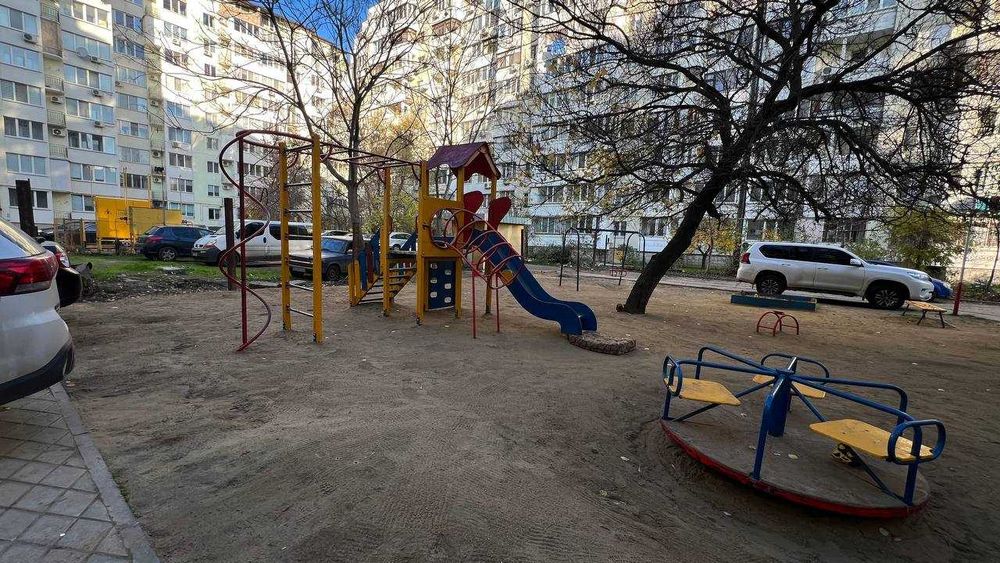 Продаж просторої двокімнатної квартири вул. Марка Кропивницького 129 В