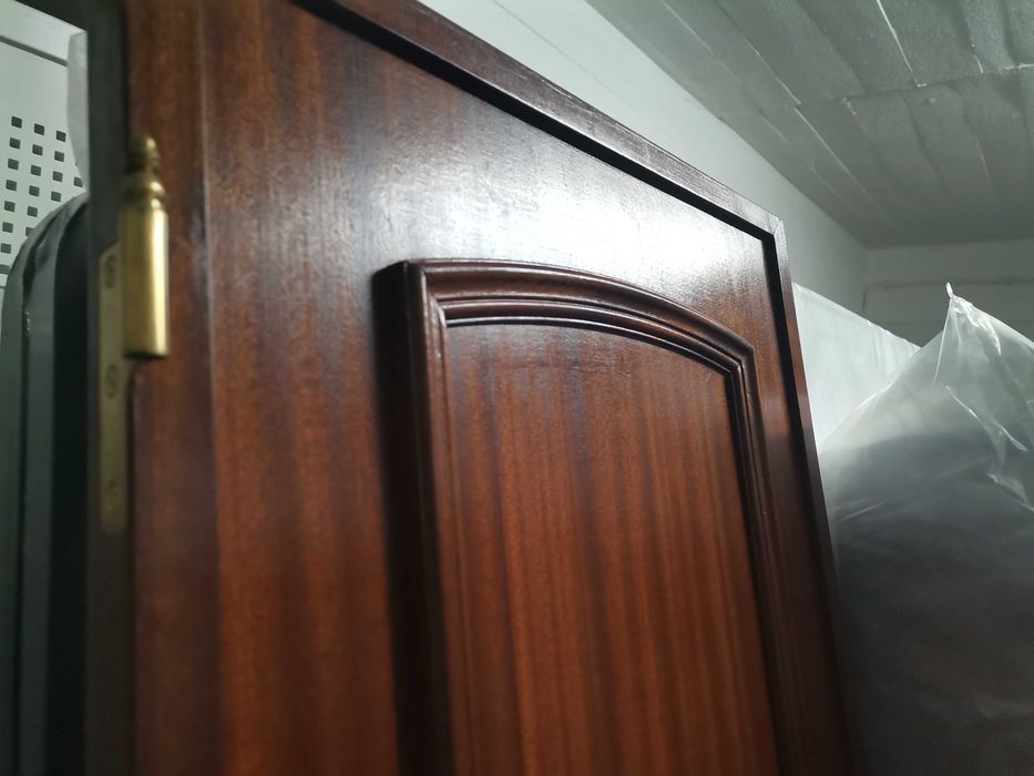 Portas Mogno roupeiro outros