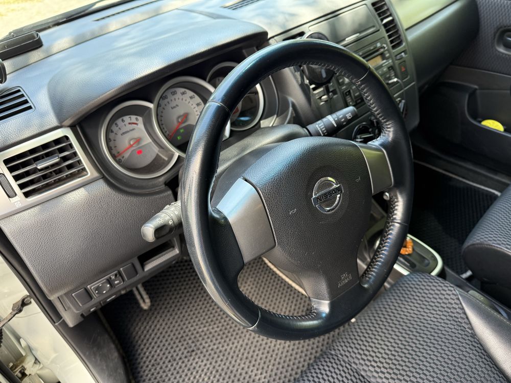 Nissan Tiida в одних руках с салона и шикарном состоянии