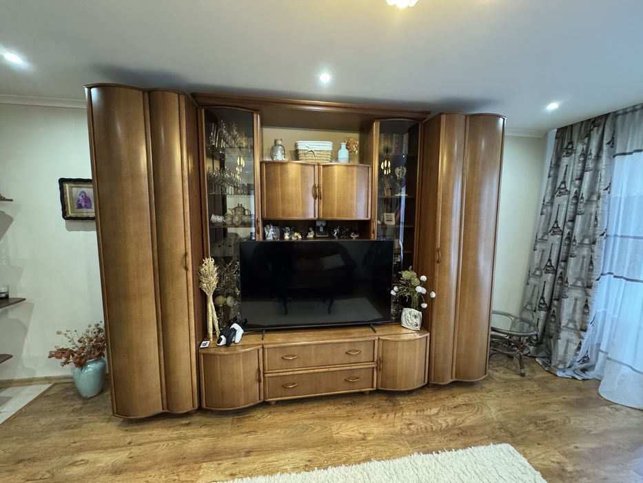 Продам меблеву стінку у вітальню