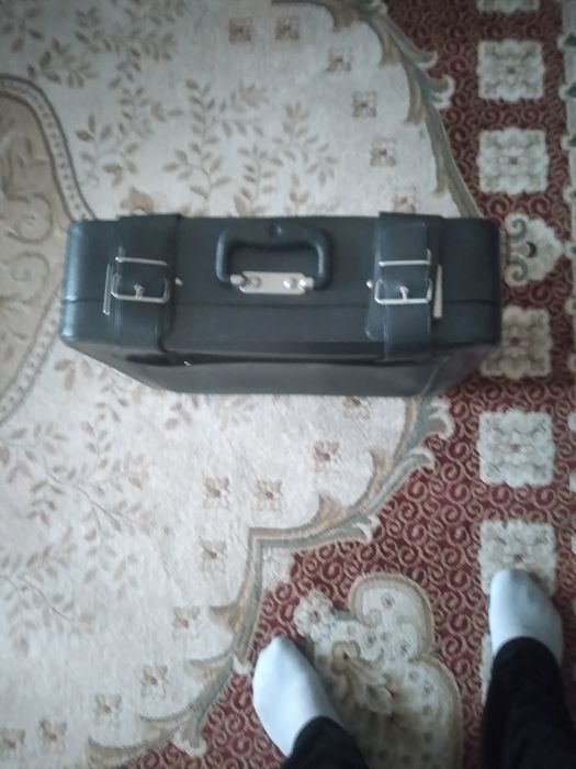 Валіза чорна ручна