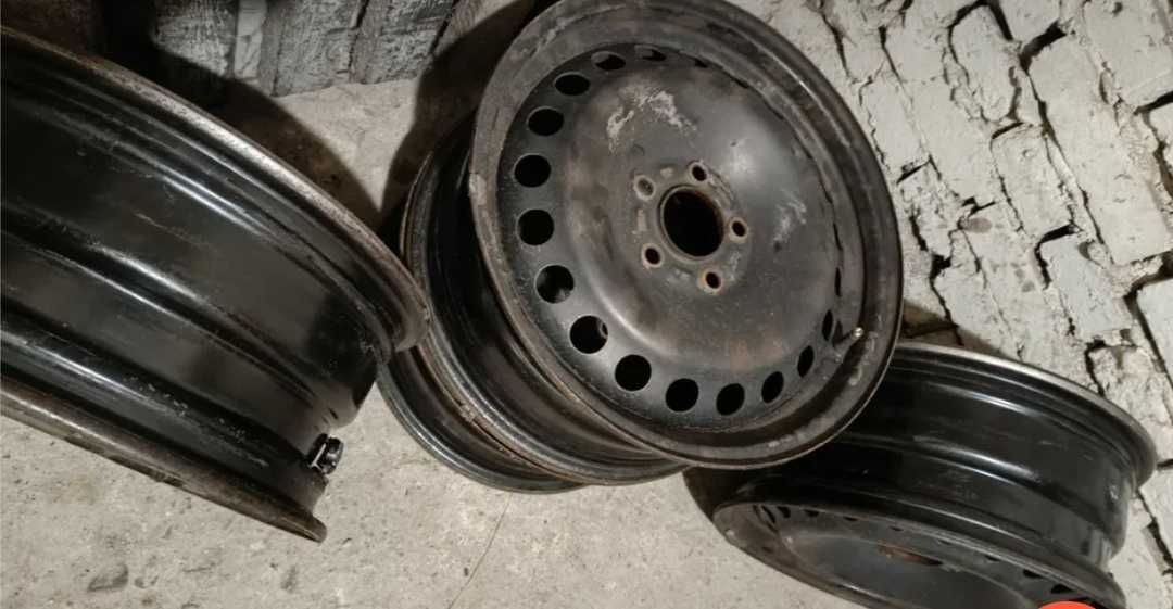 Felgi metalowe 215/55 R16 97