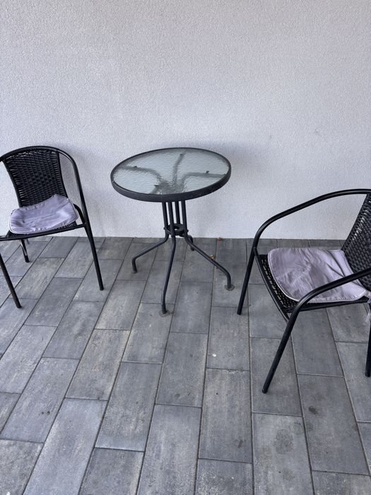 Zestaw stolik + krzesla