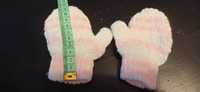 Biało różowe rękawiczki niemowlęce