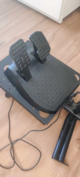 Cadeira mais volante de sim racing