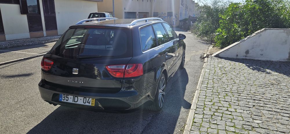 Seat Exeo ST 2.0 TDI 143cv
Com 257000km.
Jantes 18.
Troquei a distribu