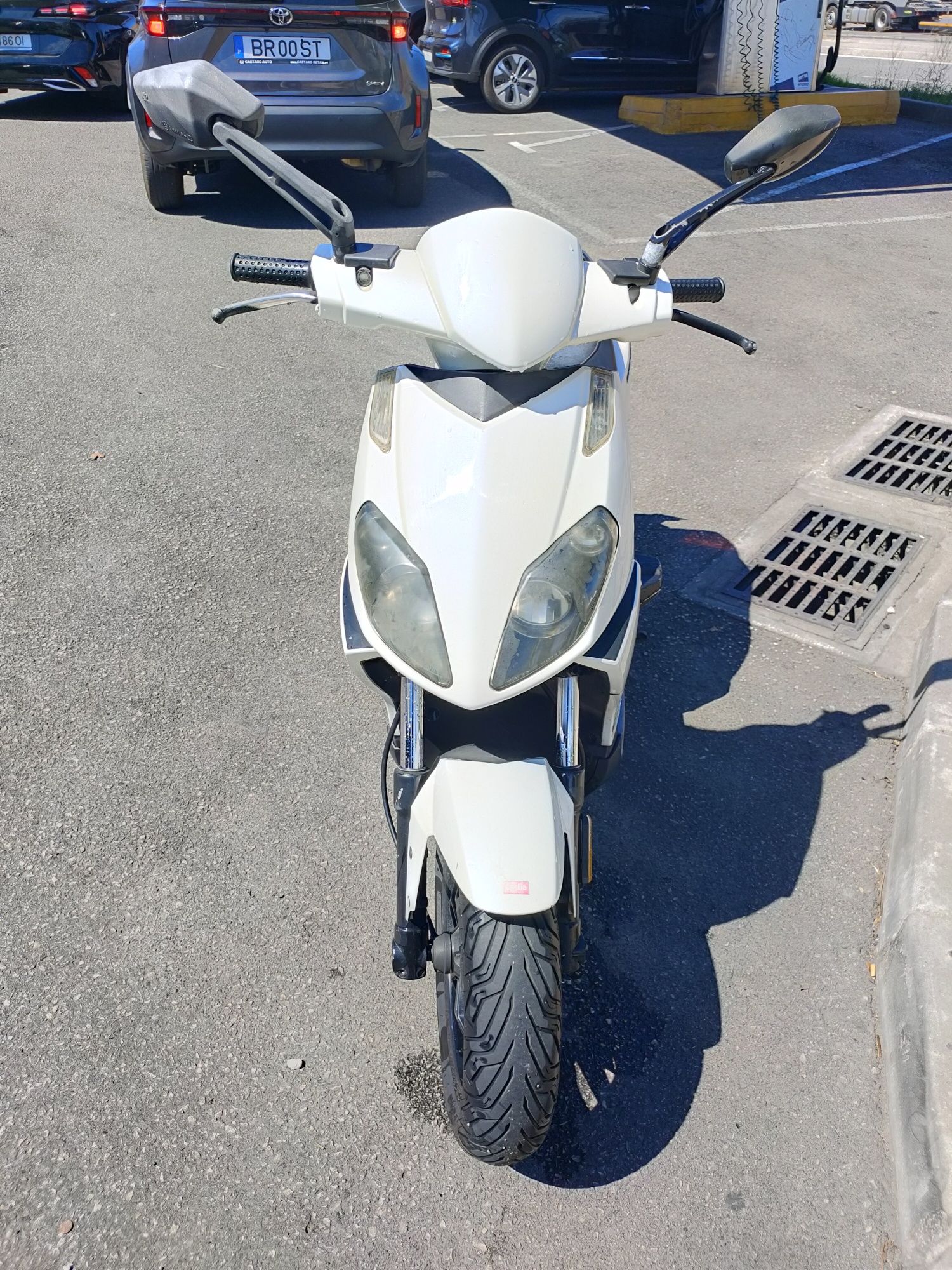 VENDO OU TROCO Aprilia sportcity 125