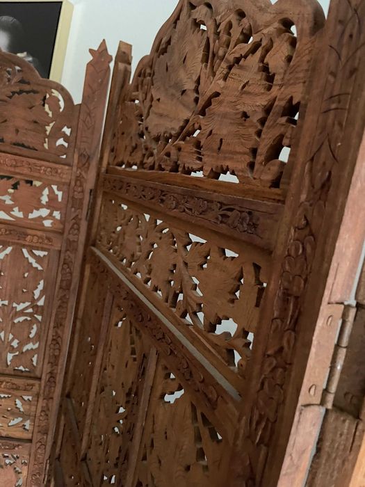 Biombo madeira Teka - trabalhado à mão