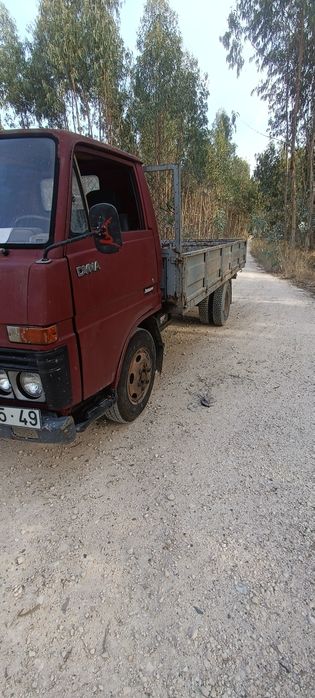 Toyota Dina bu30 ligeira para arranjar ou para peças