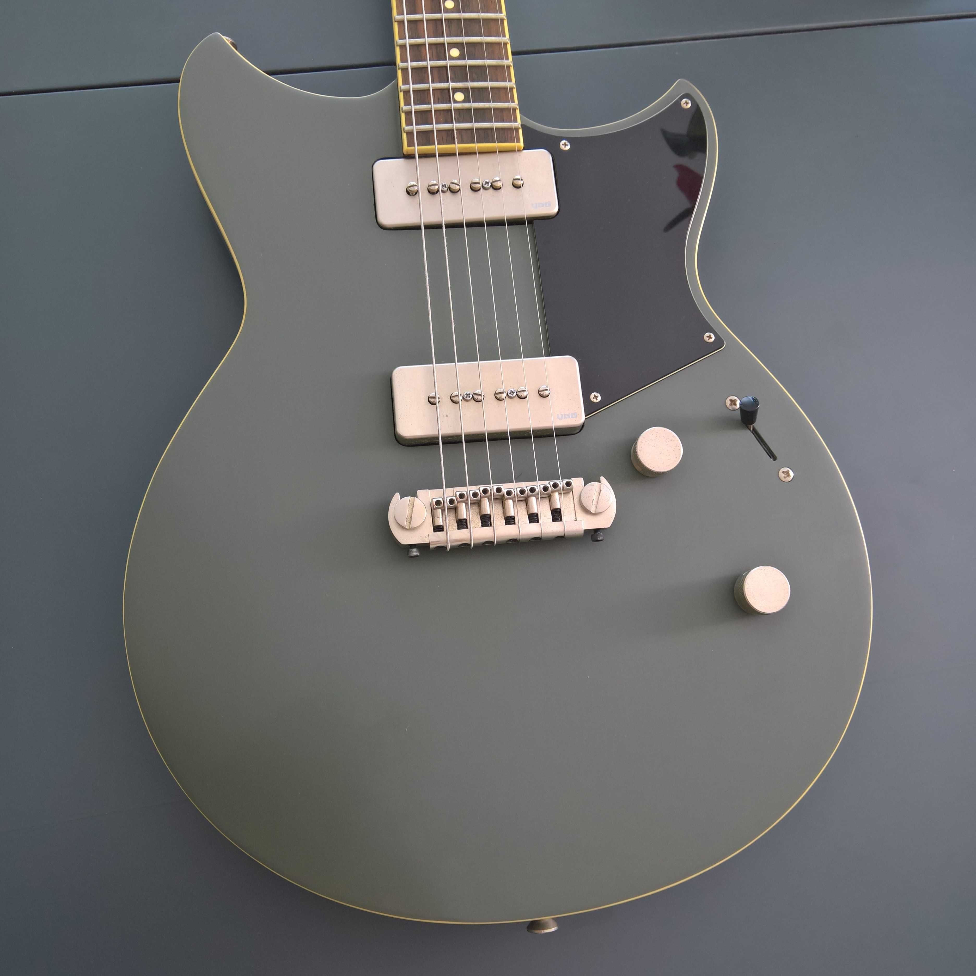 Guitarra Yamaha Revstar RS502