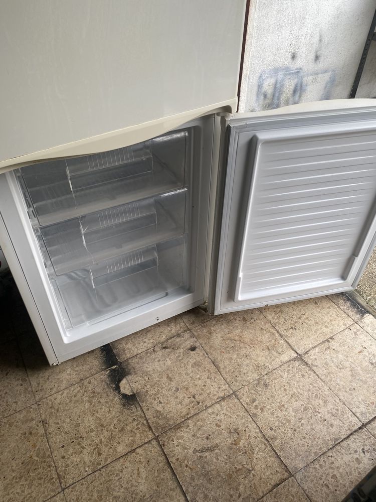 Frigorífico combinado jocel A+ ótimo funcionamento ( entrega incluída)